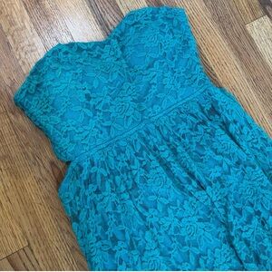Windsor turquoise sweatheart lace maxi dress medium